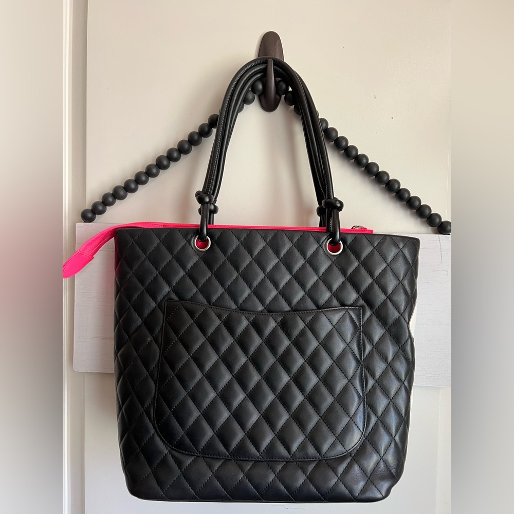 CHANEL Rue Cambon Black White Lambskin CC Tote Bag Pink Lined Vintage Purse EUC - Picture 2 of 15